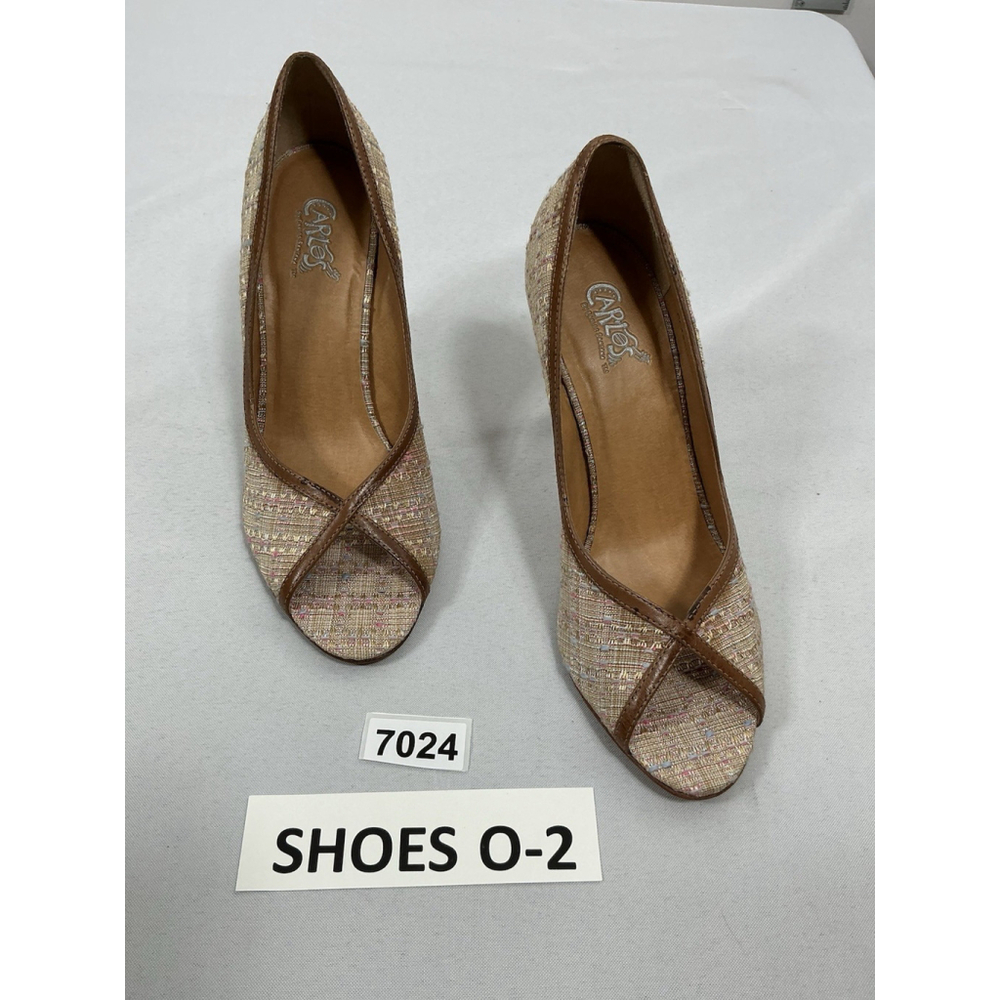 Womans Excellent Condition Carlos Santana Classic Slip On Stiletto Pumps 10M Tan